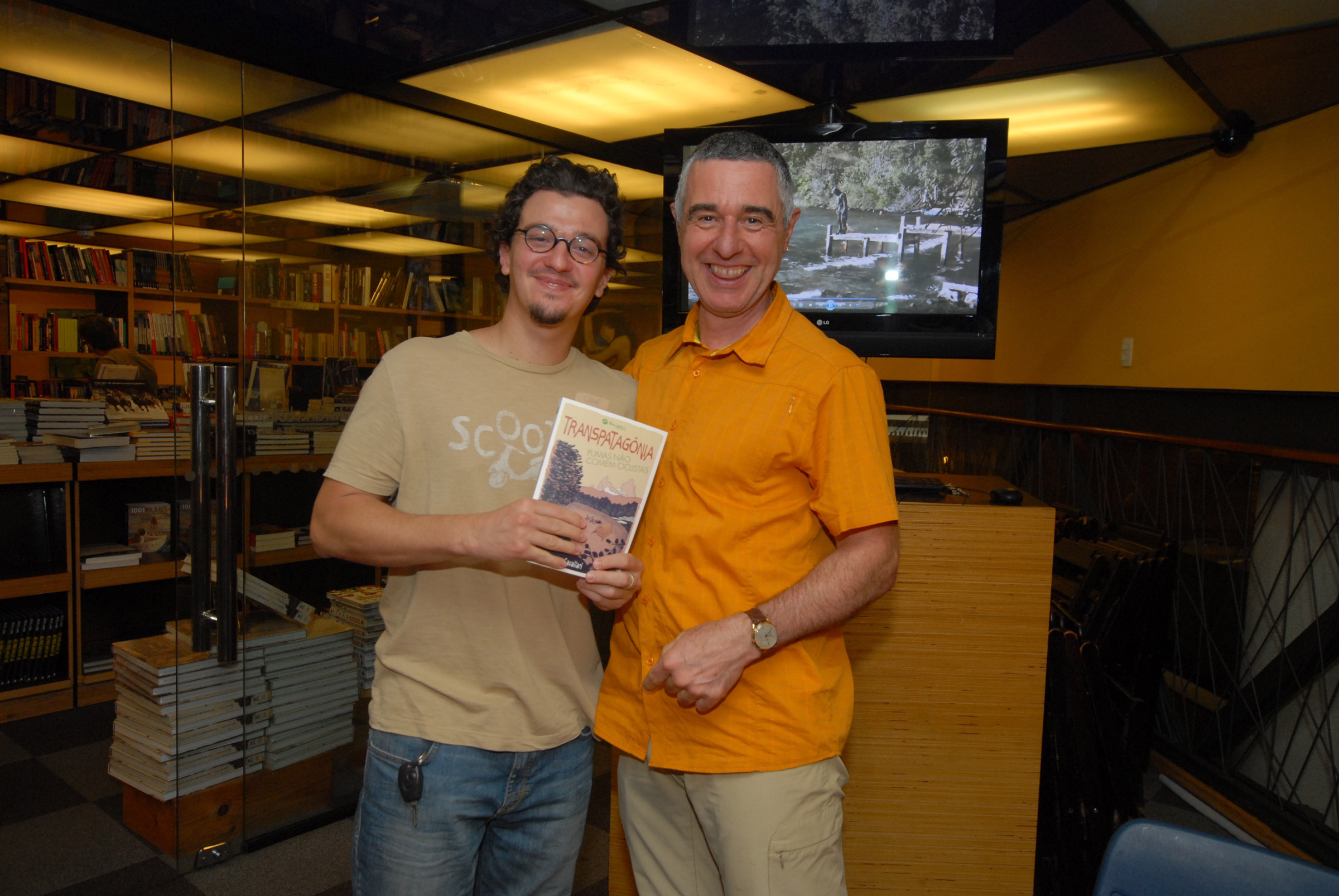 Cauê Steinberg, diretor do documentário premiado TRANSPATAGÔNIA e Guilherme Cavallari