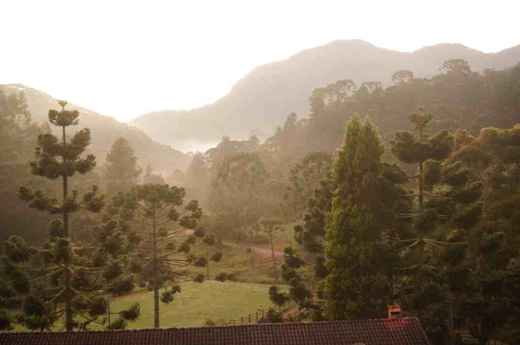 Vista do Refúgio Kalapalo, em Gonçalves (MG)...